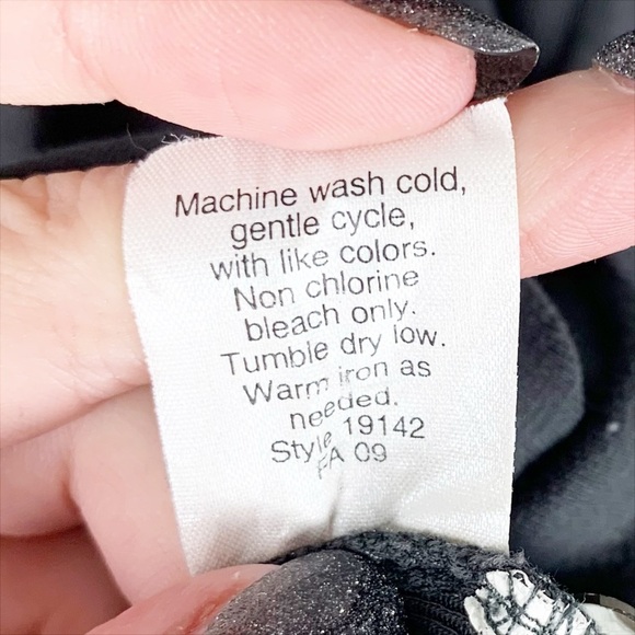 ✨ J.Crew Ruffle Button-Front Long Sleeve Top | Charcoal Gray | Size S ✨ - Picture 7 of 9